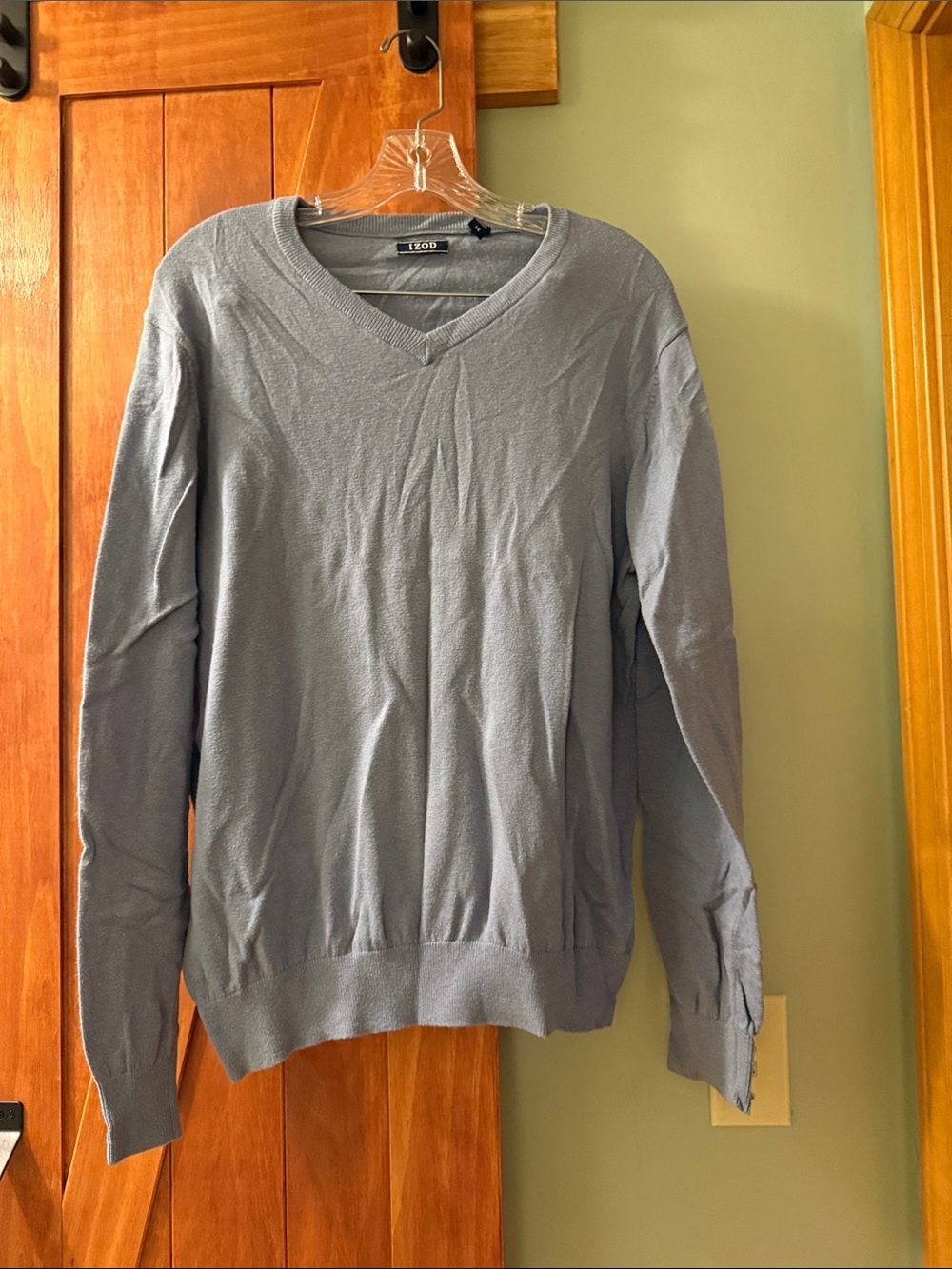 Izod Men's V-Neck Sweater in Dusty Blue